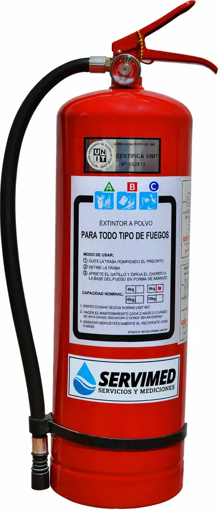 Extintor de polvo ABC de 6 kg con etiqueta SERVIMED